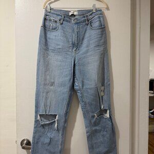 Abercrombie & Fitch Ultra High Rise Ankle Straight Jeans Size 30 / 10
